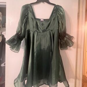 Green puff sleeve square neck dress